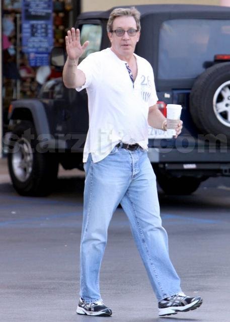 Does Everybody Know What Time it is? main 512 Celebs Photo Does Everybody Know What Time it is?