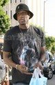 Yes, People Do Still Shop At Kitson: Lamar Odom! 100609 SL Lamar11 80x122 Celebs Photo Yes, People Do Still Shop At Kitson: Lamar Odom!