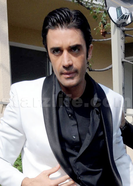 Gilles Marini: Showoff. gilles Celebs Photo Gilles Marini: Showoff.
