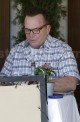 Tom Arnold Lunches main 114 80x122 Celebs Photo Tom Arnold Lunches