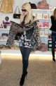 Paris & Nicky: Sisterly Shoppers main 141 80x122 Celebs Photo Paris & Nicky: Sisterly Shoppers