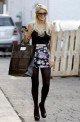 Paris & Nicky: Sisterly Shoppers main 151 80x122 Celebs Photo Paris & Nicky: Sisterly Shoppers