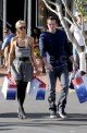 Paris and Doug Put On a Smile main 525 80x122 Celebs Photo Paris and Doug Put On a Smile