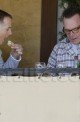 Tom Arnold Lunches main2 80x122 Celebs Photo Tom Arnold Lunches