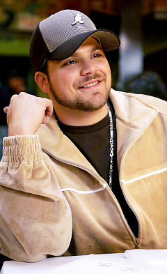 Turtle Leaves Meadow amd jerryferrara Celebs Photo Turtle Leaves Meadow