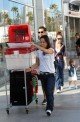 STARZLIFE PICS: Jessica Alba and Cash Warren and Honor and Containers 010310 SL Alba06 80x122 Celebs Photo STARZLIFE PICS: Jessica Alba and Cash Warren and Honor and Containers