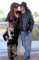 STARZLIFE PICS: Slash, Perla Hudson, London, and Cash 010710 SL Slash04 80x122 Celebs Photo STARZLIFE PICS: Slash, Perla Hudson, London, and Cash