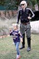 STARZLIFE PICS: Gavin, Gwen, Kingston, and Zuma 011510 SL Stefani18 80x122 Celebs Photo STARZLIFE PICS: Gavin, Gwen, Kingston, and Zuma