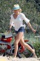 STARZLIFE PICS: Cameron Diaz on the Set of Knight and Day 021210 SL Diaz051 80x122 Celebs Photo STARZLIFE PICS: Cameron Diaz on the Set of Knight and Day