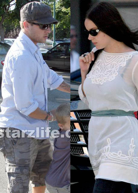 Ryan Phillippe and Abbie Cornish are Dunzo 082308 SL Philippe13 Celebs Photo Ryan Phillippe and Abbie Cornish are Dunzo