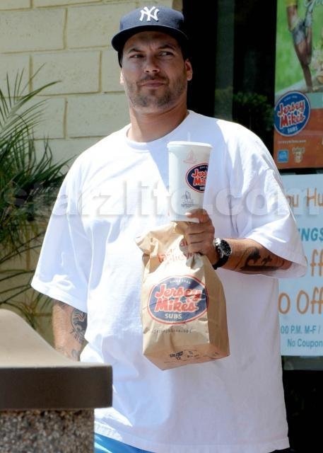 EXCLUSIVE!!! Kevin Fast Food Federline 072510 SL Federline01 Celebs Photo EXCLUSIVE!!! Kevin Fast Food Federline