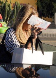 Lauren Conrad: Serious “Author” Lauren Conrad Snapped At Salon!