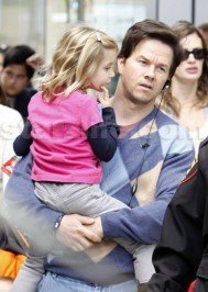 Mark Wahlberg: Mark Wahlberg; All ‘Wired’ on Shopping