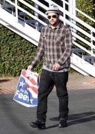 Joel Madden: Joel Madden Gets His Shop On