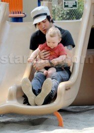 Pete Wentz: TWITTER SPATS: Pete Wentz and Perez Hilton