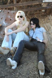 Kristin Stewart: Stewart/Fanning Kiss to be Grope Free