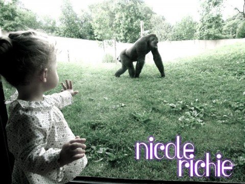 nicole-richie-harlow-madden-philadelphia-zoo-070109-480x360