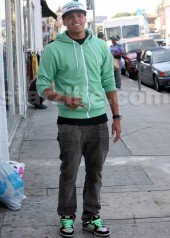 Chris Brown Naked Photo Leaks - StarzLife