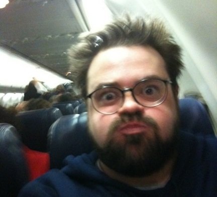 kevin-smith-too-fat-to-fly-kicked-off-planejpg-96b111afde2b7d48_large